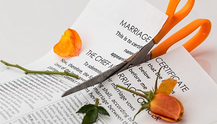 Le divorce par compensation (« khol’â ») algérien (réservé à la seule épouse) est-il contraire au principe d’égalité entre époux ?
